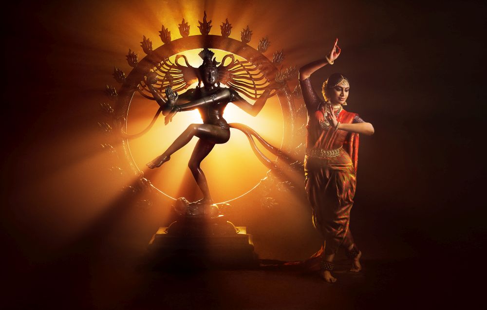 Kerala performing artists in traditional attire